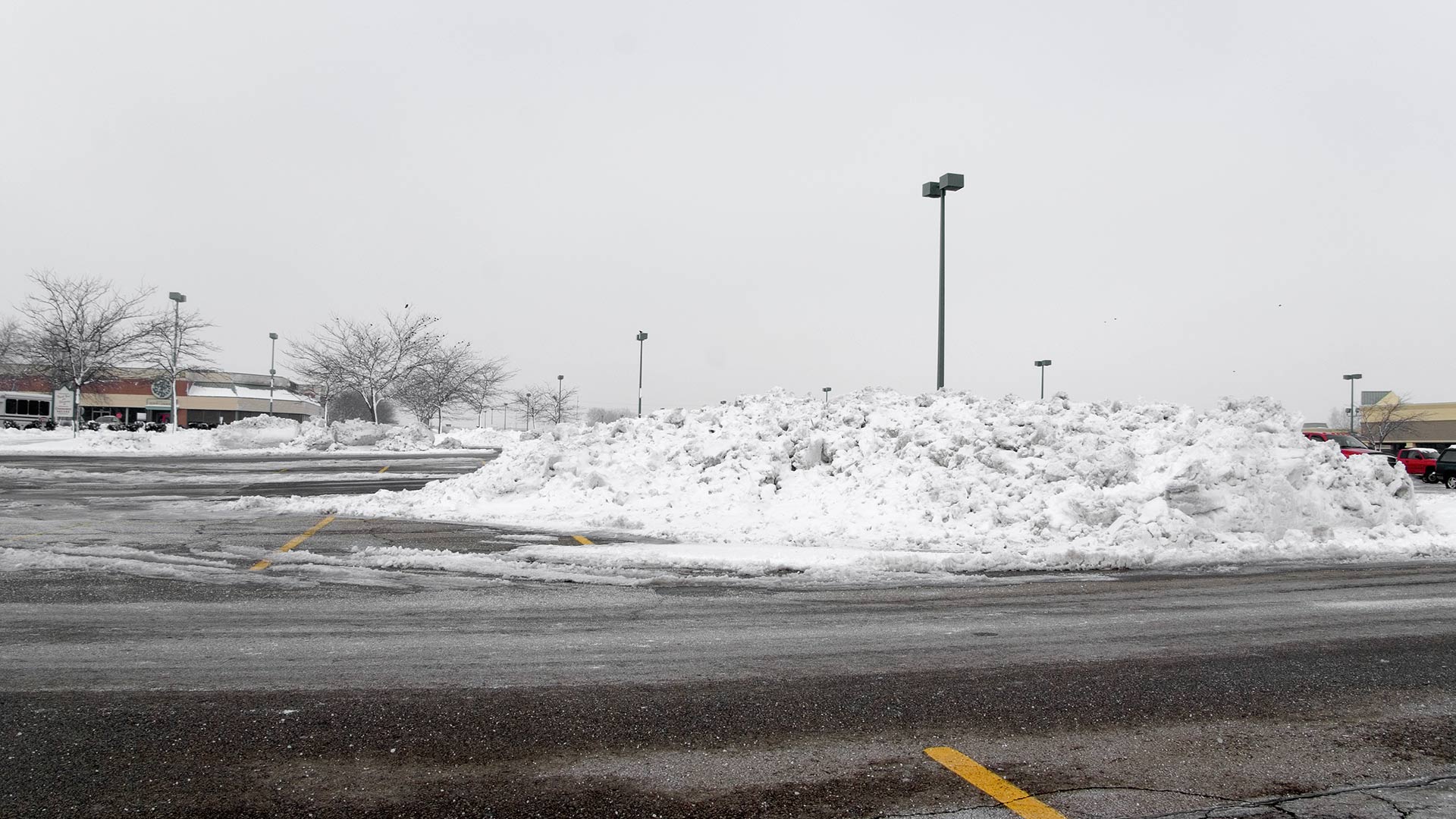 3 Things to Look for When Hiring a Commercial Snow Removal Company
